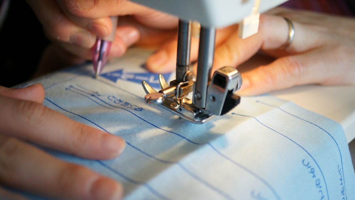 Cours de couture débutant gratuit sur machine à coudre